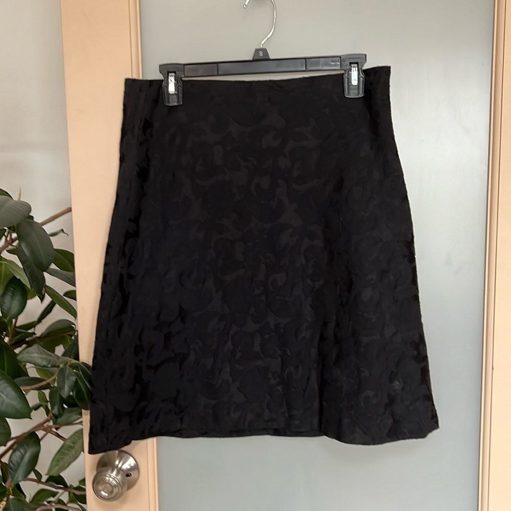 Black jacquard skirt